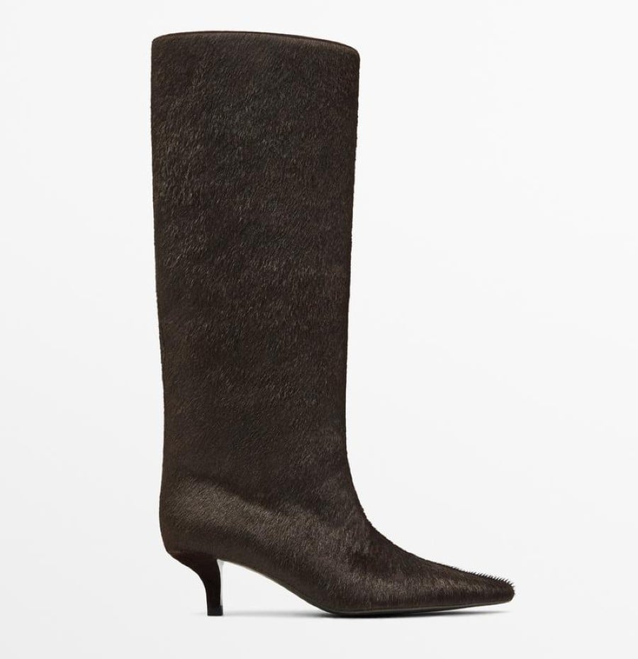 Gli Stivali kitten heels sono le It-Shoes di tendenza su cui investire ora