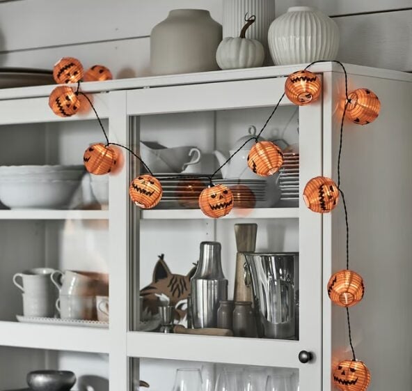 Halloween con stile: l’eleganza nordica della collezione KUSTFYR di IKEA Halloween con stile: l’eleganza nordica della collezione KUSTFYR di IKEA