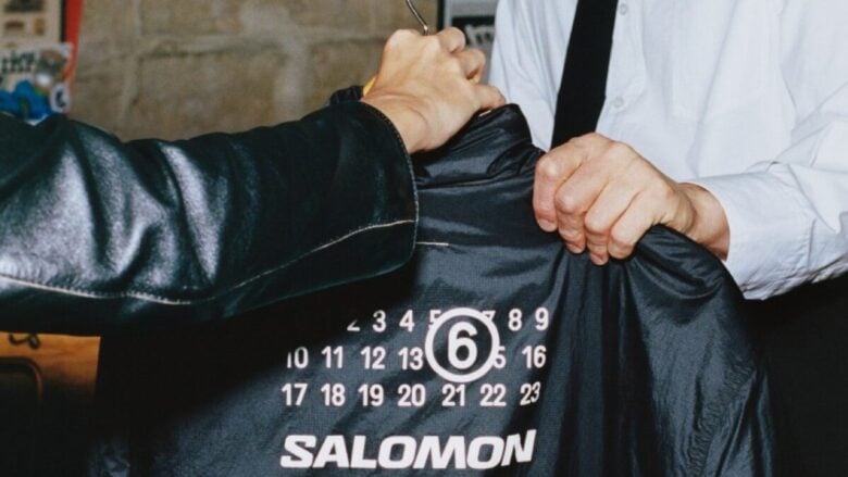 Maison Margiela e Salomon insieme per una Capsule AI25 che ridefinisce i confini tra performance e moda