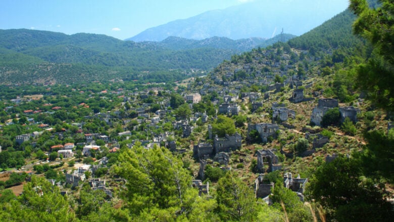 Un borgo fantasma in provincia di Sondrio dove regna la pace assoluta