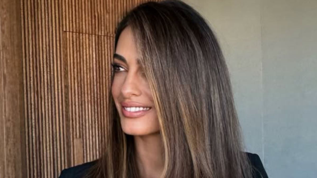 Amal Clooney lancia una nuova tendenza hair per l’autunno con il suo ‘bubble blowout’