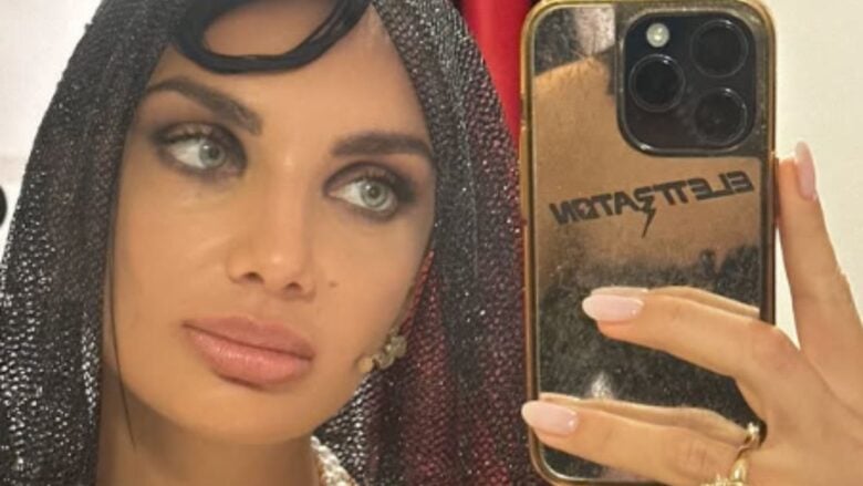 Elettra Lamborghini, anche con il Look ‘da funerale’ (per la prima di RIP) è una vera diva!