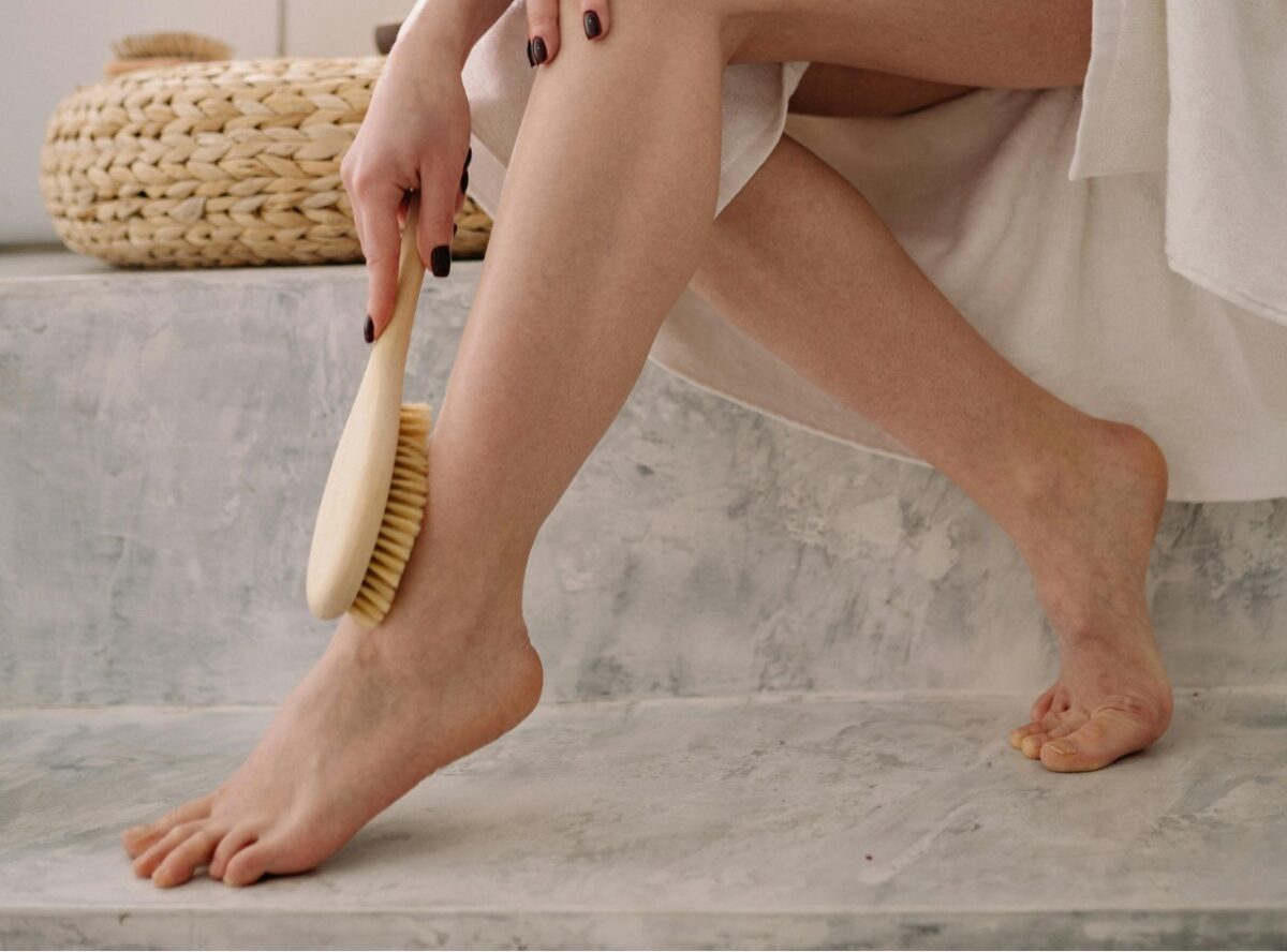 Piedi perfetti anche con le scarpe chiuse: ecco come perdersene cura in autunno
