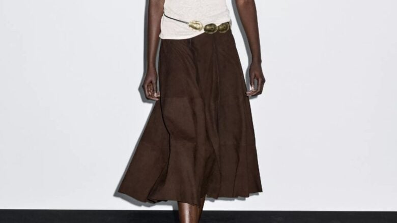 Gonna in suede, la fashion crush dell’Autunno in 5 modelli da avere subito!