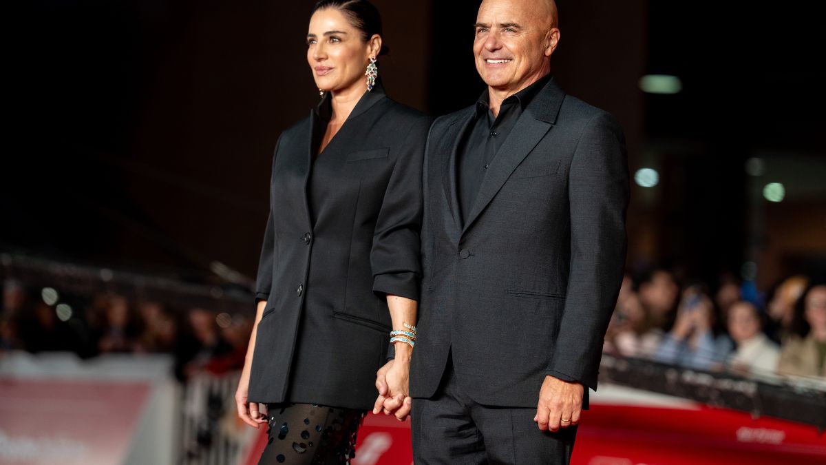 Luisa Ranieri, sul red carpet del Roma Film Fest 2025 con un Look total black e paillettes très chic!