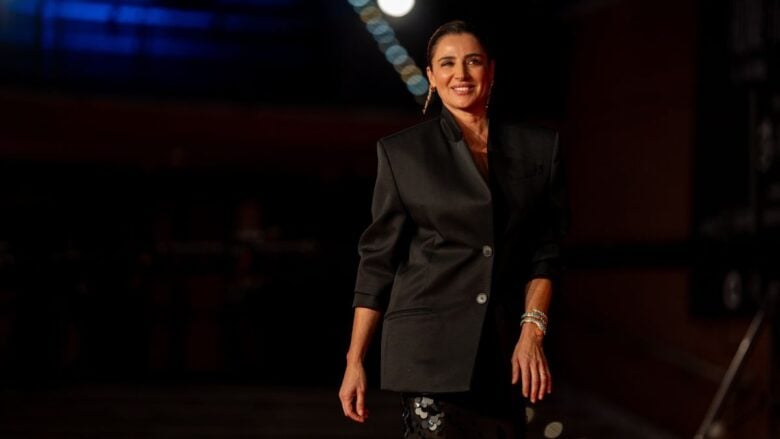 Luisa Ranieri, sul red carpet del Roma Film Fest 2025 con un Look total black e paillettes très chic!