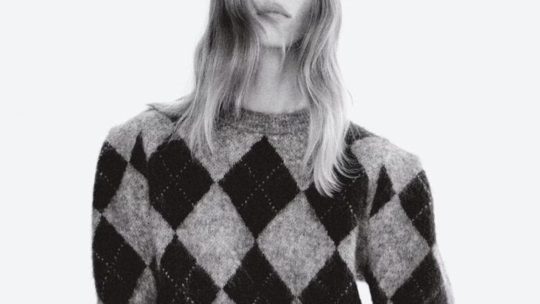 Maglione con rombi, un must cool dell’Autunno Inverno 2025