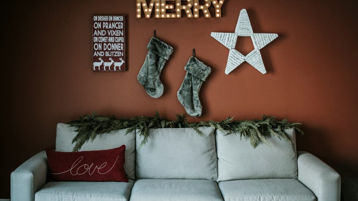 Decluttering e Organizzazione: prepara la casa alle feste, inizia ora senza stress! Decluttering e Organizzazione: prepara la casa alle feste, inizia ora senza stress!