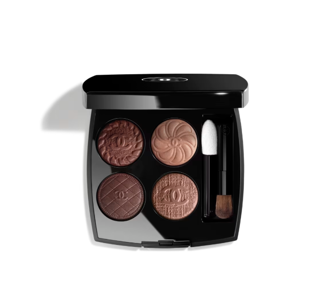 Come truccarsi per la Cena Aziendale di Natale: il make up semplice che ti farà brillare