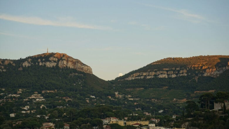 Nelle Marche si trova un piccolo ma meraviglioso borgo dal fascino senza tempo