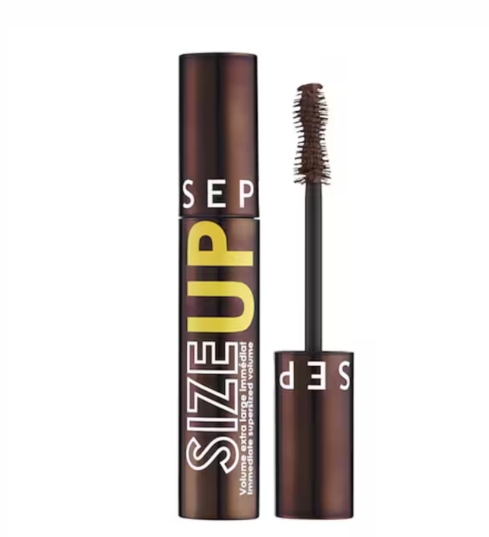 Mascara Marrone, la scelta di make up più chic dell’inverno 2025