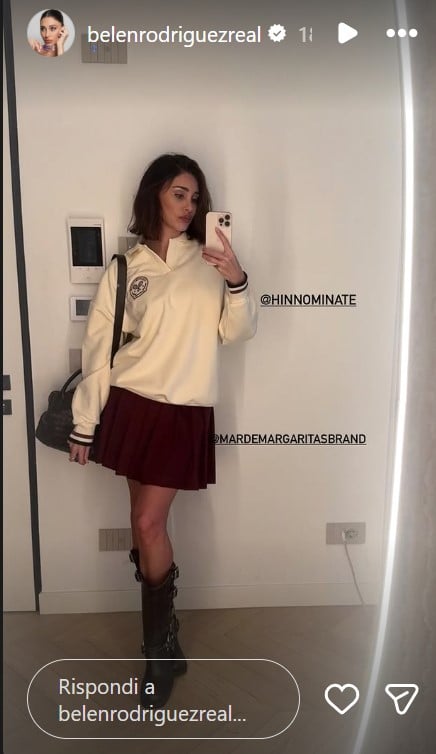 Belen Rodriguez sfoggia il Look in stile college perfetto per questa stagione: da copiare subito!