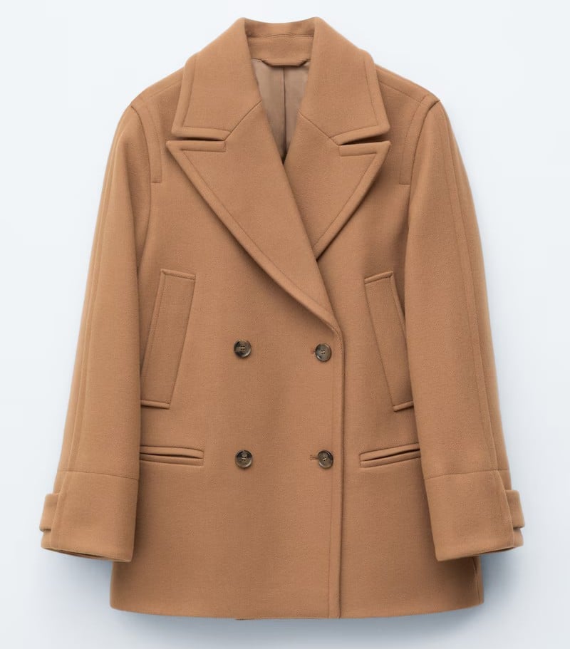 Elegante e versatile, il Caban è un pezzo statement da avere quest’Inverno