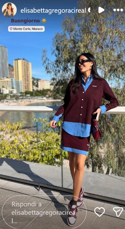 Elisabetta Gregoraci segue il trend del coordinato due pezzi maglioncino-minigonna in maglia con il colore di super tendenza FOTO Elisabetta Gregoraci segue il trend del coordinato due pezzi maglioncino-minigonna in maglia con il colore di super tendenza FOTO