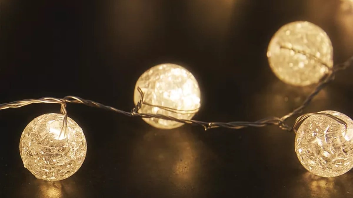 Dimentica le solite luci di Natale: ecco le alternative Ikea, Zara Home e Primark per rendere unico il tuo Balcone Dimentica le solite luci di Natale: ecco le alternative Ikea, Zara Home e Primark per rendere unico il tuo Balcone