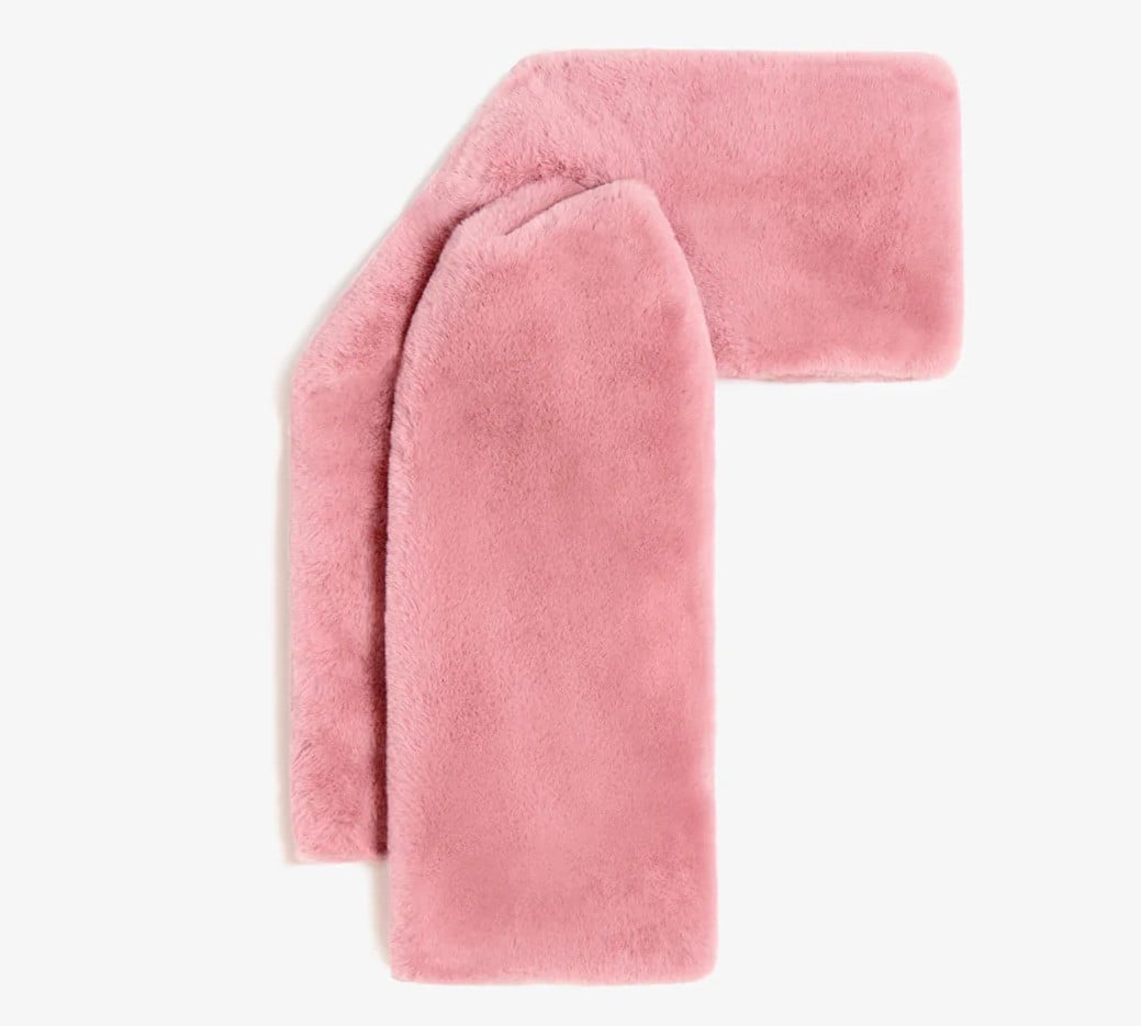 La Sciarpa è (sempre) un must have invernale irrinunciabile! Ecco i modelli di tendenza… La Sciarpa è (sempre) un must have invernale irrinunciabile! Ecco i modelli di tendenza…