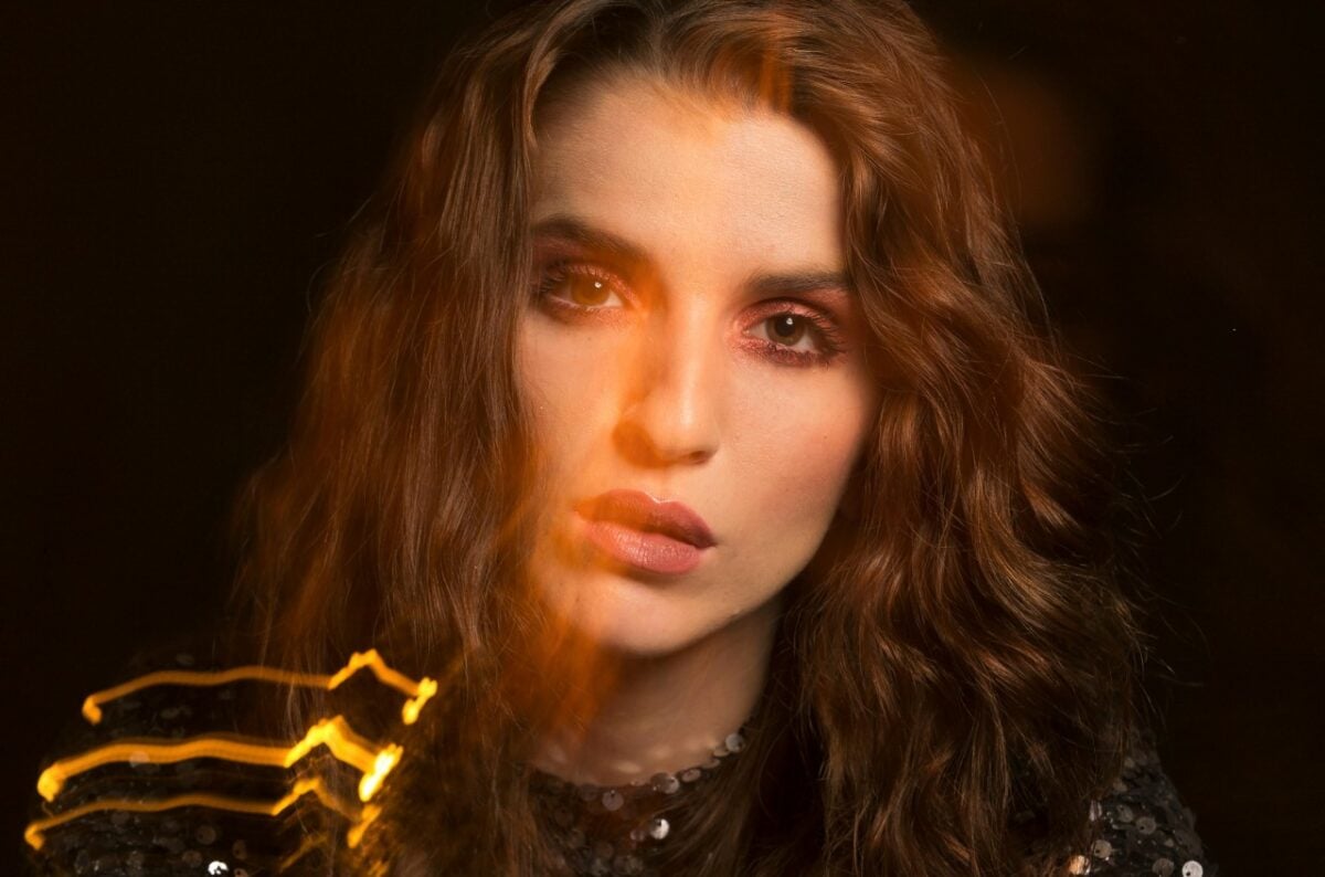 Come truccarsi per la Cena Aziendale di Natale: il make up semplice che ti farà brillare