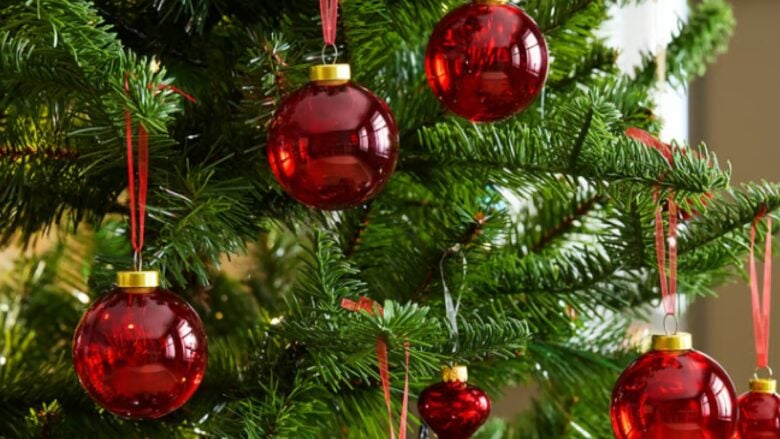 7 decorazioni Natalizie IKEA (rigorosamente in rosso) che accendono subito l’atmosfera!