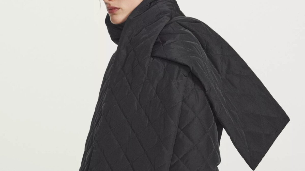 Lo Scarf Coat è tornato per restare! Qui i modelli più cool… Lo Scarf Coat è tornato per restare! Qui i modelli più cool…