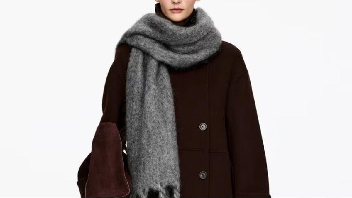 La Sciarpa è (sempre) un must have invernale irrinunciabile! Ecco i modelli di tendenza… La Sciarpa è (sempre) un must have invernale irrinunciabile! Ecco i modelli di tendenza…