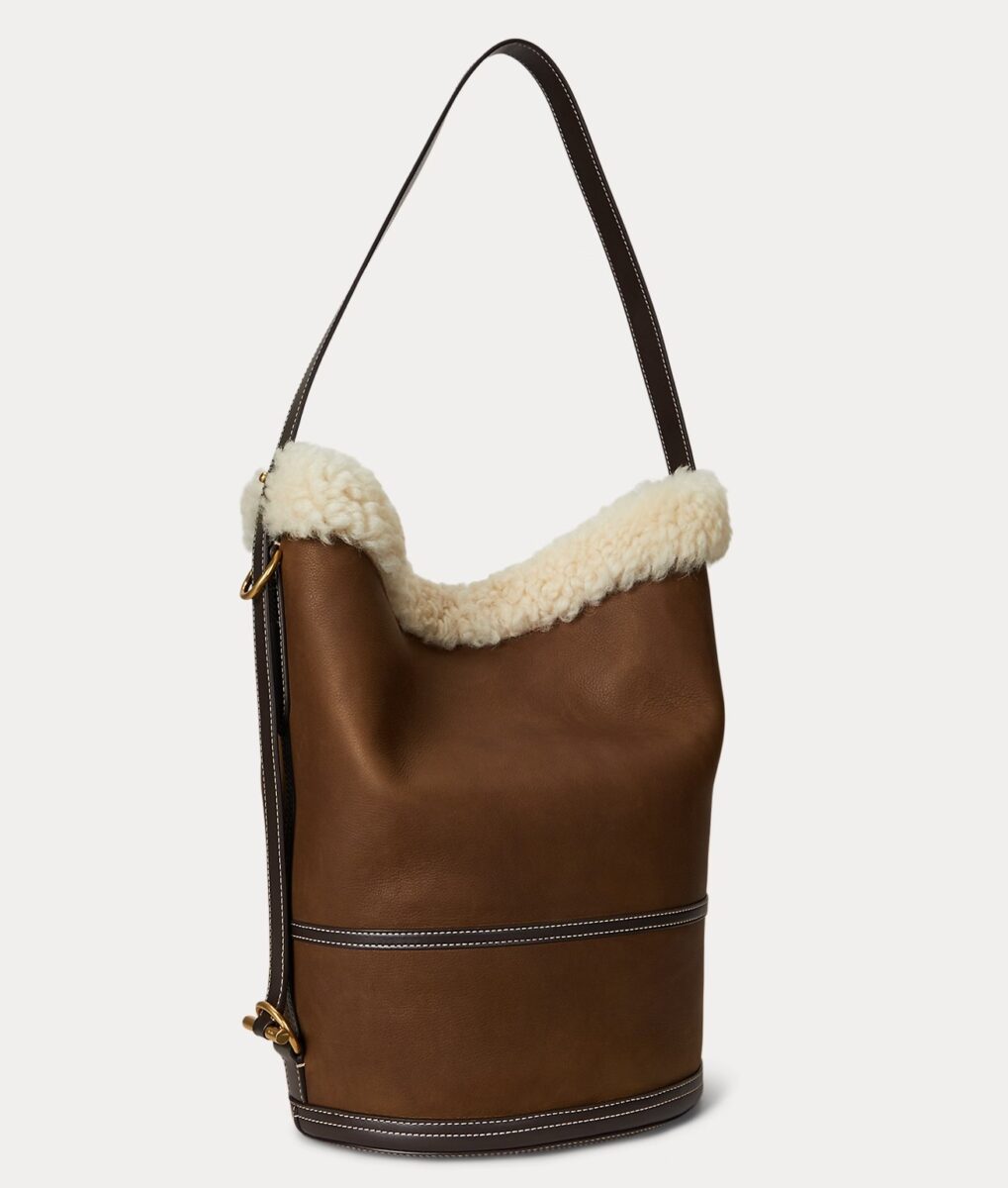 Pratica e irresistibilmente chic, la Borsa a secchiello è un must have di stagione