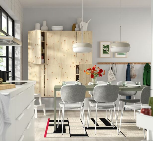 Un set Tavolo e Sedie IKEA a prezzo imbattibile: rinnova la Sala da Pranzo per Natale senza spendere una fortuna! Un set Tavolo e Sedie IKEA a prezzo imbattibile: rinnova la Sala da Pranzo per Natale senza spendere una fortuna!