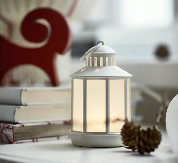 Decora il Balcone per il Natale con IKEA: idee creative per uno spazio outdoor che conquista Decora il Balcone per il Natale con IKEA: idee creative per uno spazio outdoor che conquista