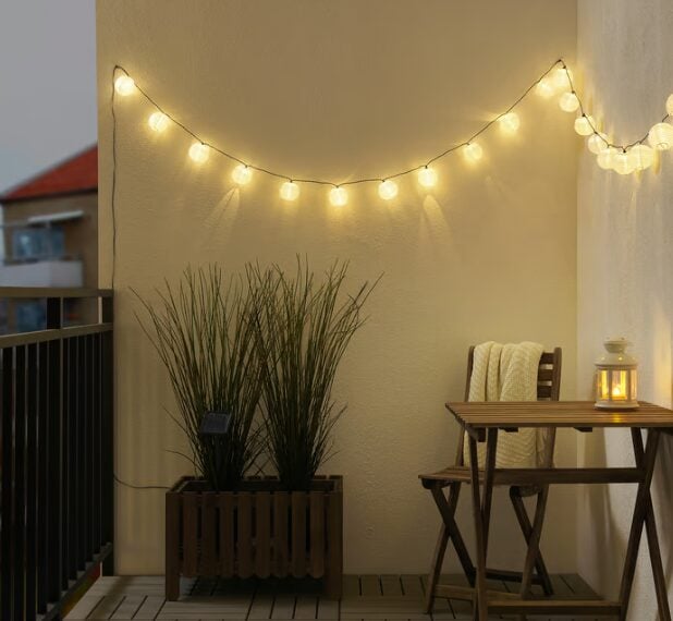 Decora il Balcone per il Natale con IKEA: idee creative per uno spazio outdoor che conquista Decora il Balcone per il Natale con IKEA: idee creative per uno spazio outdoor che conquista