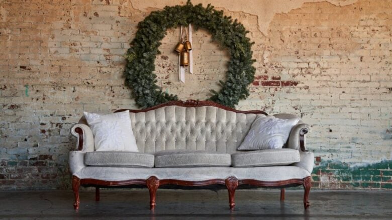 Arreda il salotto per le Feste: trucchi e dettagli per un’atmosfera natalizia perfetta