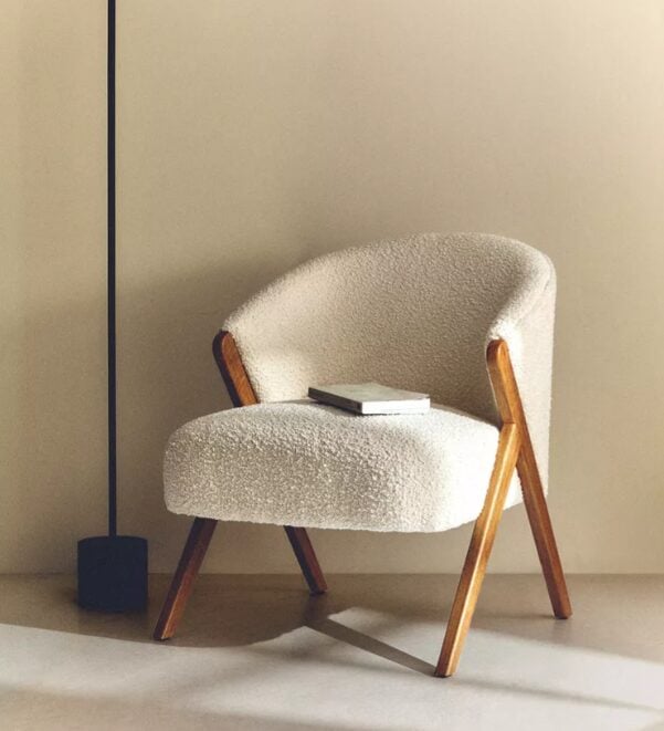 Pantone 2026 Cloud Dancer: come arredare la casa con il nuovo bianco naturale che illumina gli interni Pantone 2026 Cloud Dancer: come arredare la casa con il nuovo bianco naturale che illumina gli interni