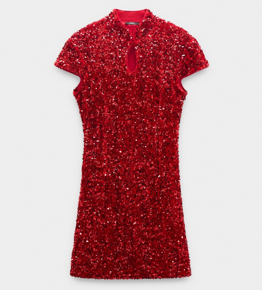 Vestiti rossi: i modelli chic da indossare a Natale (e non solo) Vestiti rossi: i modelli chic da indossare a Natale (e non solo)