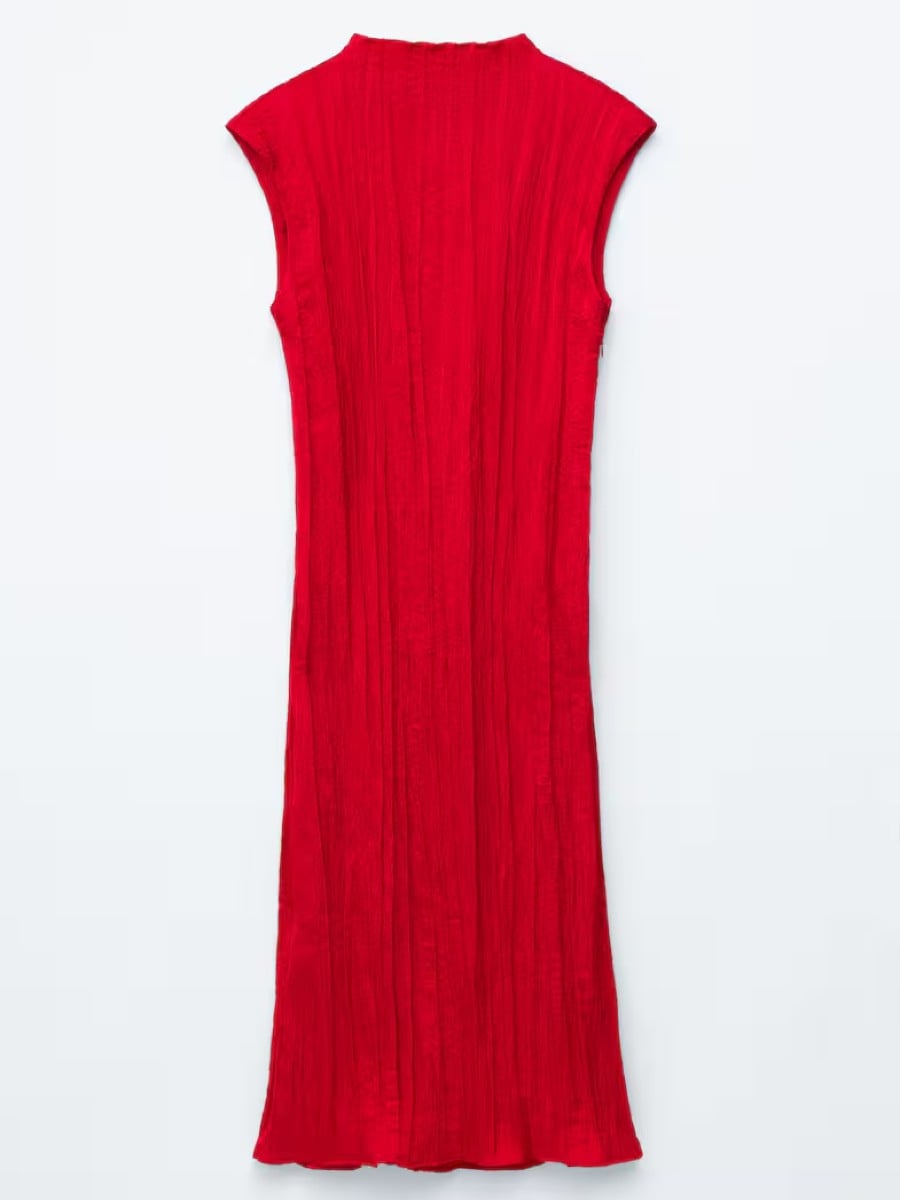 Vestiti rossi: i modelli chic da indossare a Natale (e non solo) Vestiti rossi: i modelli chic da indossare a Natale (e non solo)