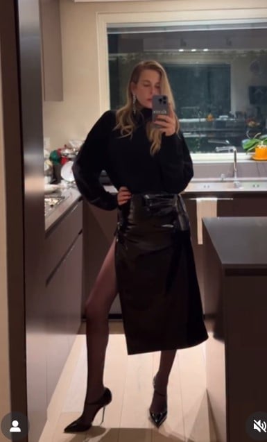 Alessia Marcuzzi sfoggia il perfetto Look per la notte di Capodanno: da copiare subito!