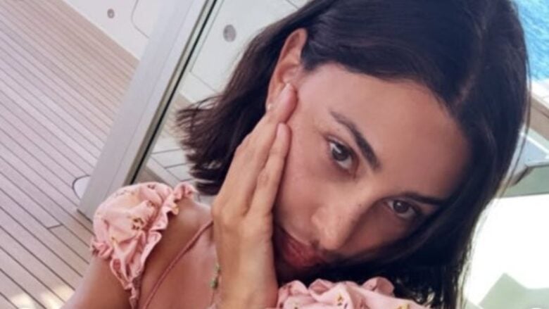 Belen Rodriguez infiamma il web: in bikini al mare prima di Natale, che sexy! FOTO