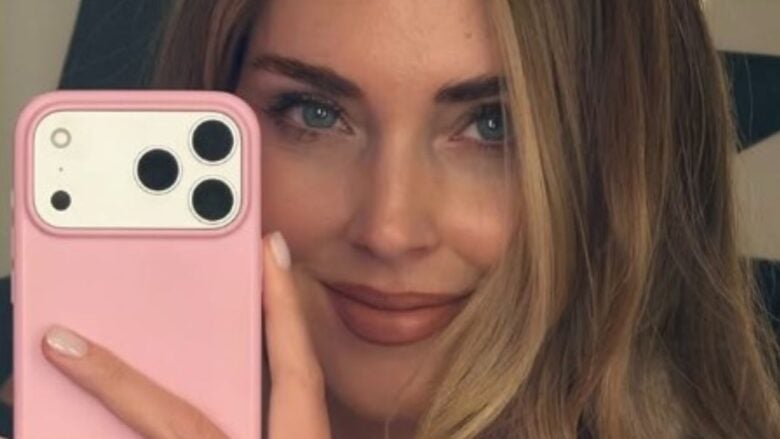 Chiara Ferragni, anche con il freddo non rinuncia allo stile più trendy e glamour con il teddy coat must have di stagione!