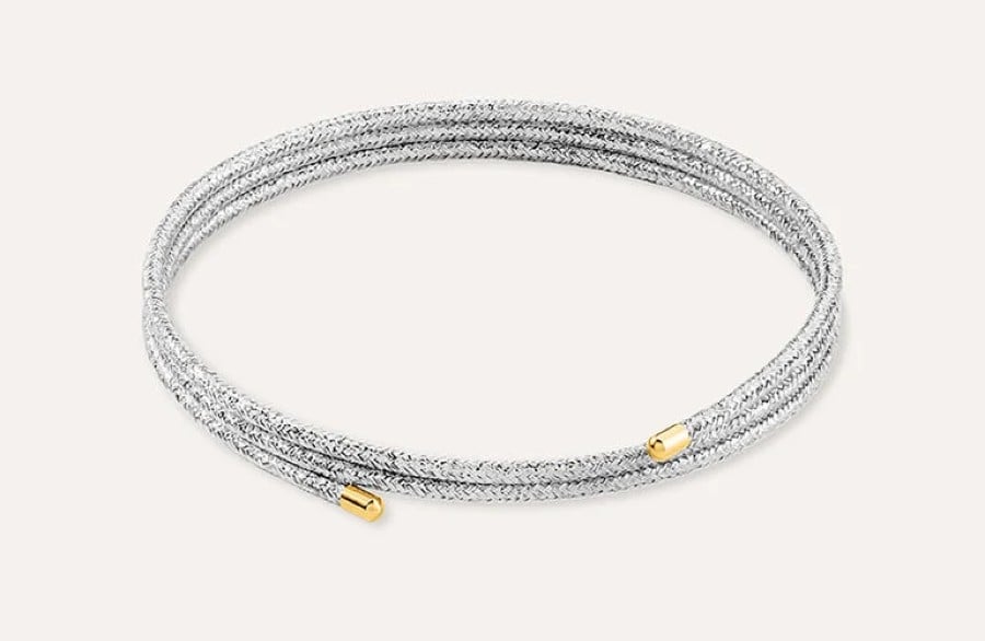 I Gioielli e i Bijoux più scintillanti da mettere sotto l’albero per un Natale indimenticabile I Gioielli e i Bijoux più scintillanti da mettere sotto l’albero per un Natale indimenticabile