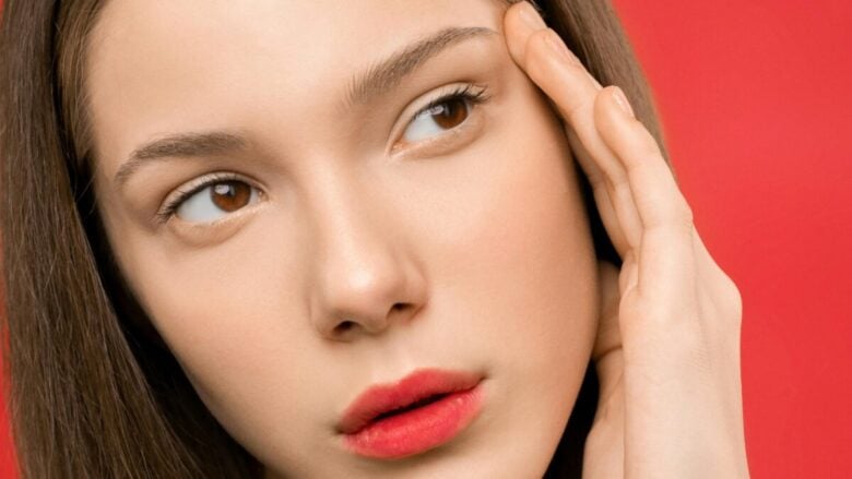 Sguardo nuovo dopo le feste con i migliori patch per occhi stanchi e segnati