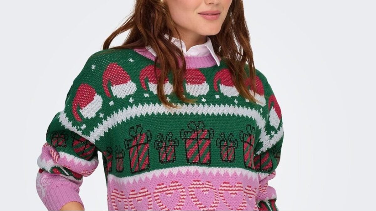 Qui i Maglioni natalizi super cute da indossare da subito! Qui i Maglioni natalizi super cute da indossare da subito!