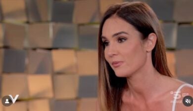 Silvia Toffanin, in total white per la nuova puntata di Verissimo: très chic!