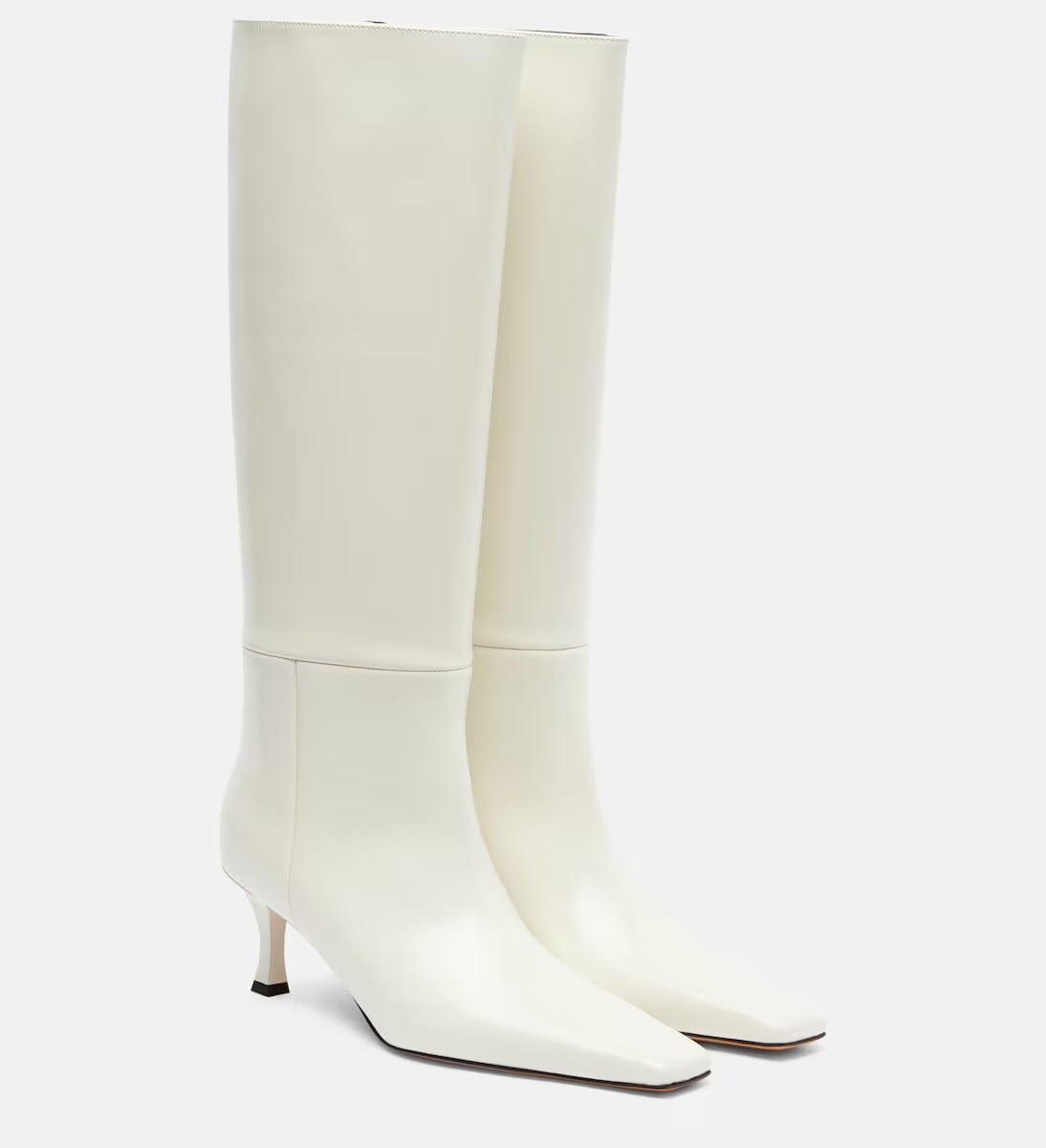 Cloud Dancer: il Colore Pantone del 2026 in 5 accessori da avere ora Cloud Dancer: il Colore Pantone del 2026 in 5 accessori da avere ora