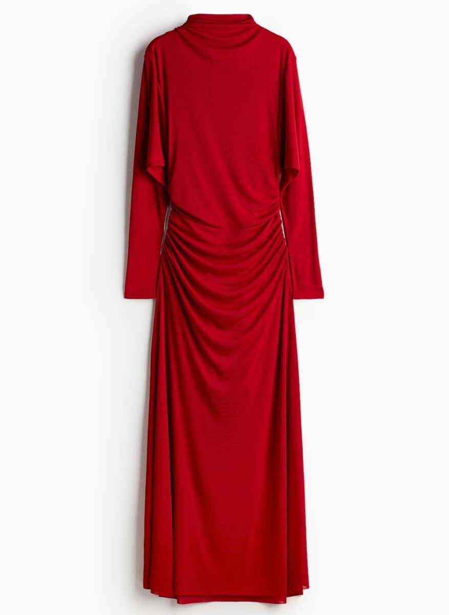 Vestiti rossi: i modelli chic da indossare a Natale (e non solo) Vestiti rossi: i modelli chic da indossare a Natale (e non solo)