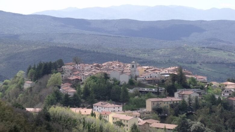 Tra geyser e boschi ecco un borgo della maremma toscana davvero sorprendente