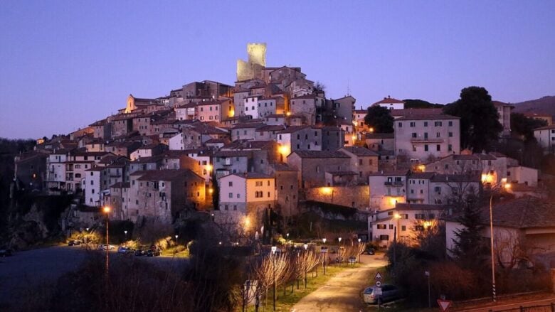Sembra uscito da un film: un Borgo medievale sul Monte Amiata dove il tempo si è fermato