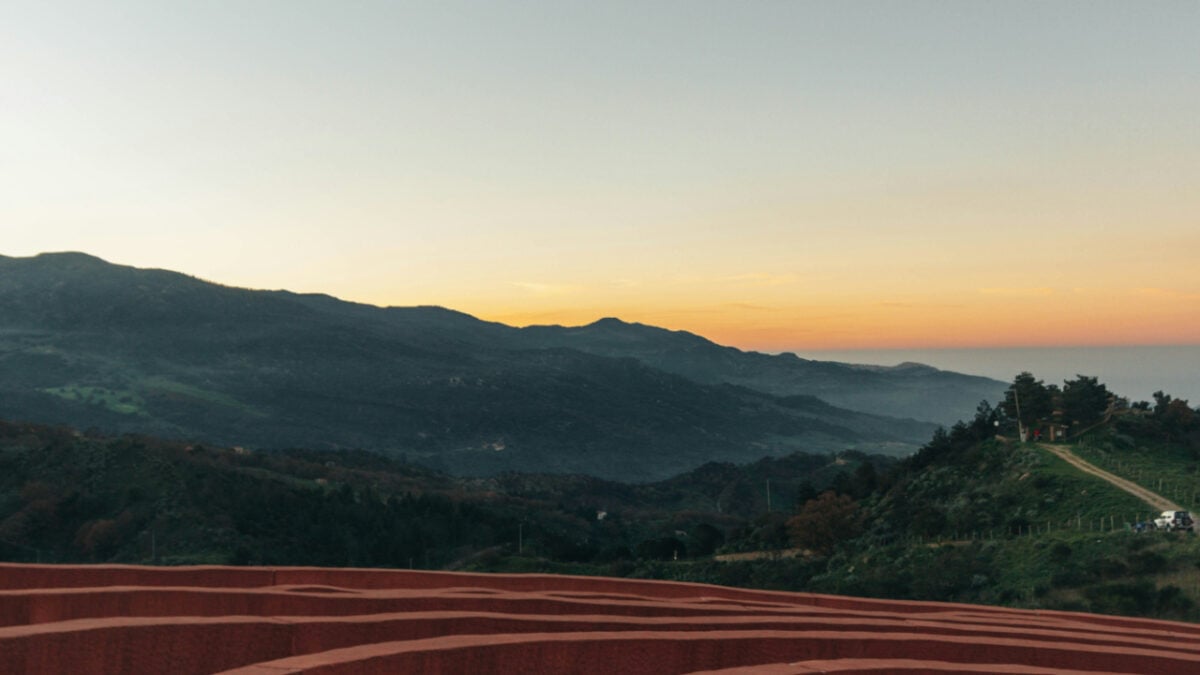 Nel cuore della Sicilia si trova un delizioso borgo rinato grazie all’arte Nel cuore della Sicilia si trova un delizioso borgo rinato grazie all’arte
