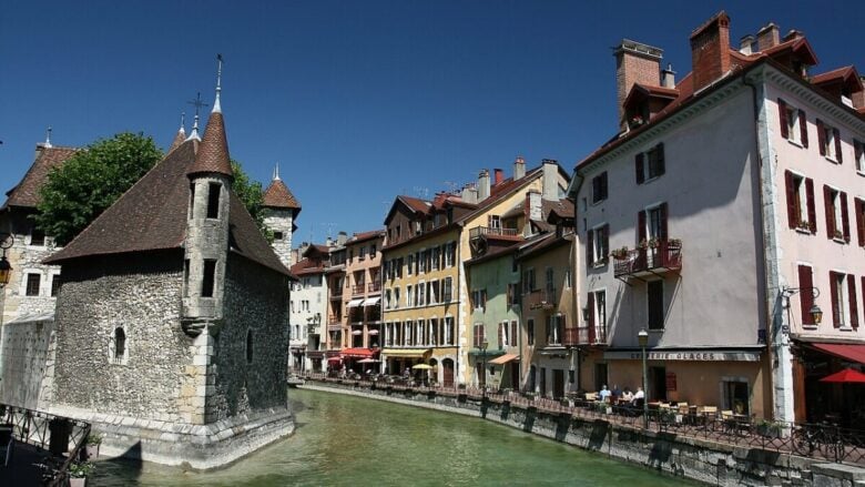 Altro che Parigi: 5 destinazioni romantiche lontane dai soliti cliché da scoprire a San Valentino