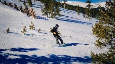Una settimana bianca fuori dai circuiti turistici: 4 mete italiane ed europee poco conosciute dove godersi la Neve