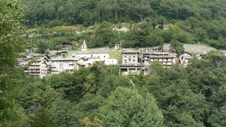 Questo piccolo borgo alpino è la meta più affascinante da visitare nel 2026