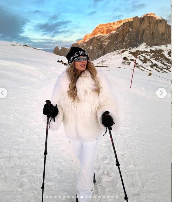 Diletta Leotta, regina delle nevi con il Look glamour da montagna FOTO