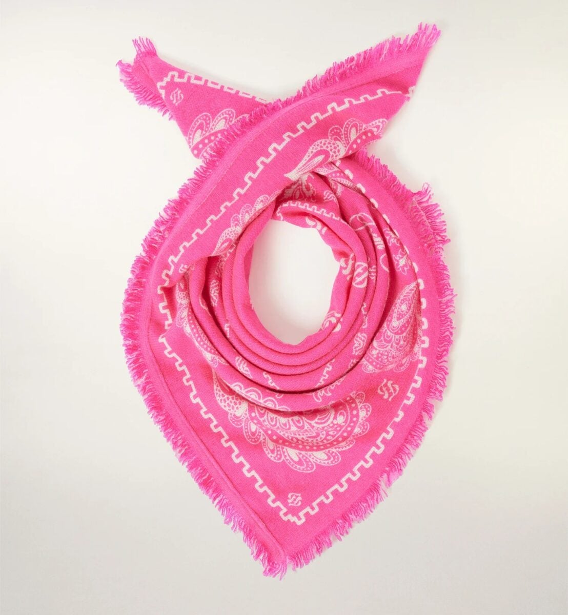 L’Accessorio chiave che sta dominando lo street-style: un vero must dell’Inverno 2026 L’Accessorio chiave che sta dominando lo street-style: un vero must dell’Inverno 2026