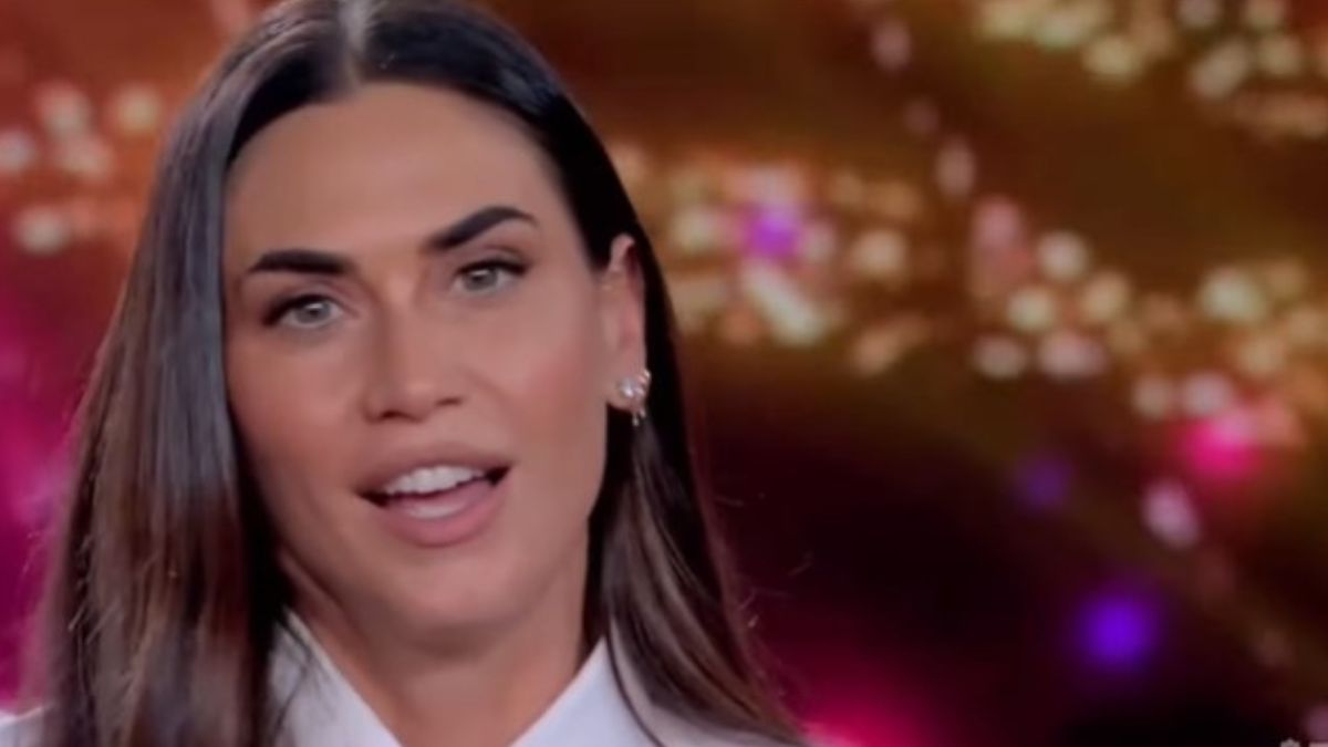 Melissa Satta, a Verissimo con l’accessorio di super tendenza: che cool! Melissa Satta, a Verissimo con l’accessorio di super tendenza: che cool!